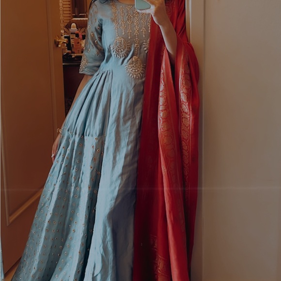 Indian Ethnic Gown Gray Floor Length Embroidered Anarkali Kurt’s Top - Picture 6 of 6